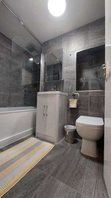 Central Apartment, Kings Cross 6 Mins Walk Londyn Zewnętrze zdjęcie