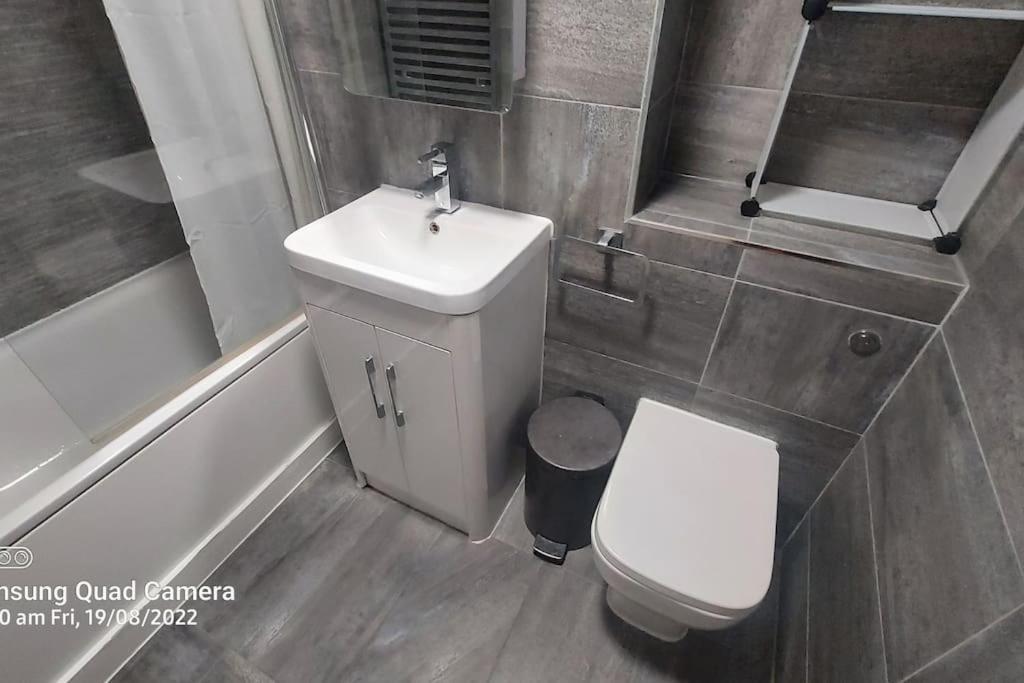 Central Apartment, Kings Cross 6 Mins Walk Londyn Zewnętrze zdjęcie
